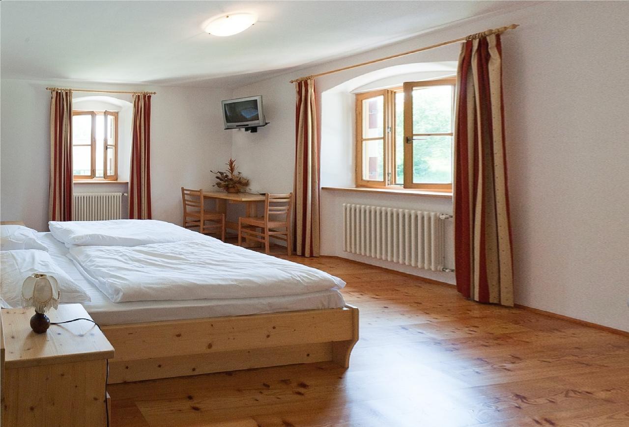 Hotel Zur Kirche Magre all' Adige Pokoj fotografie
