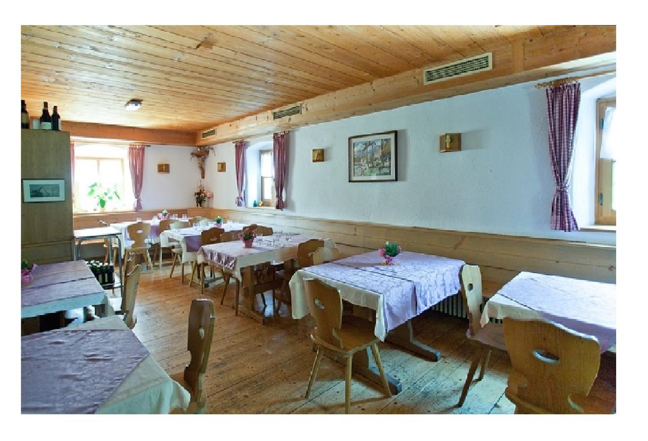 Hotel Zur Kirche Magre all' Adige Pokoj fotografie